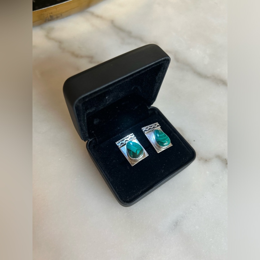 Taxco-Style Silver and Malachite Cufflinks – Timeless Elegance